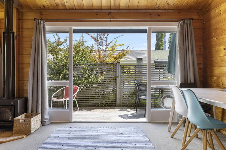 Photo of property in 19 Kinloch Road, Kinloch, Taupo, 3377