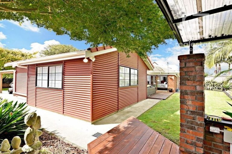 Photo of property in 5 Cumbrian Place, Conifer Grove, Takanini, 2112