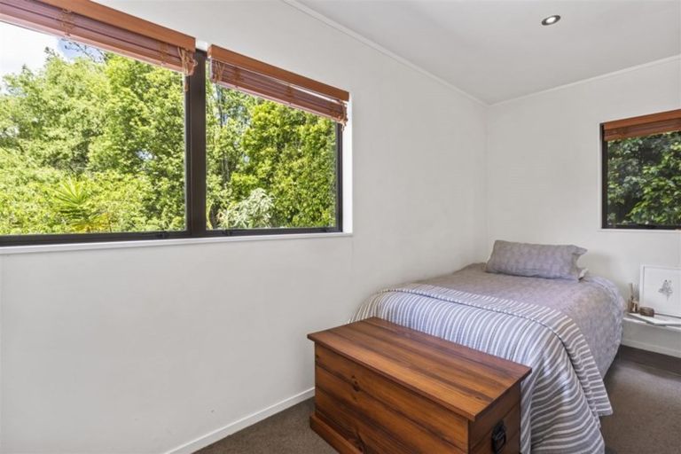 Photo of property in 34a Lauderdale Road, Birkdale, Auckland, 0626