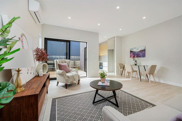 Photo of property in 15 Morus Road, Massey, Auckland, 0614