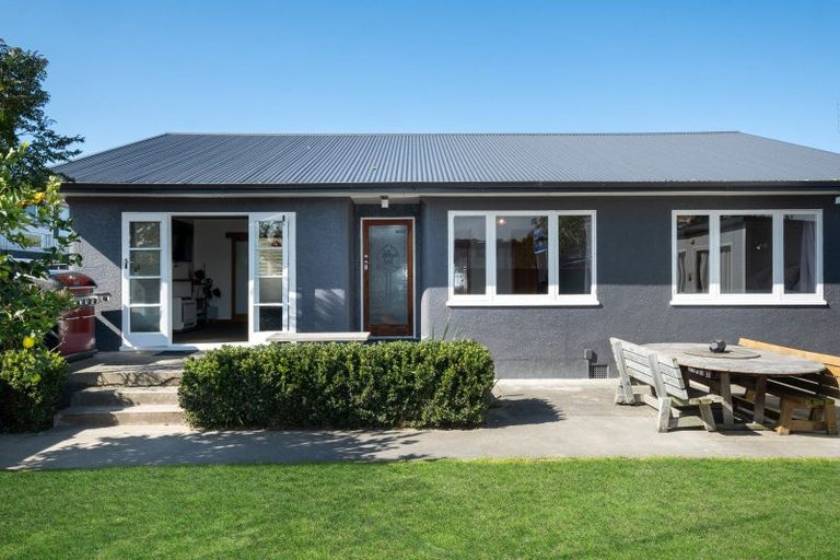 Photo of property in 6 Lee Road, Taradale, Napier, 4112