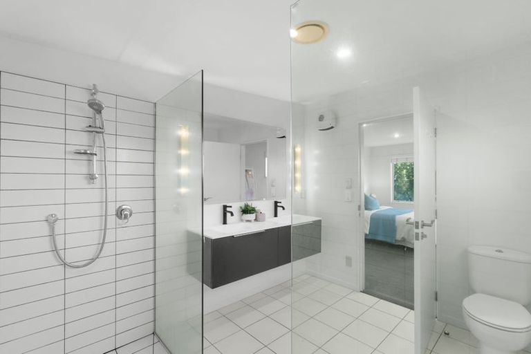 Photo of property in 16 Riverbank Road, Northwood, Christchurch, 8051