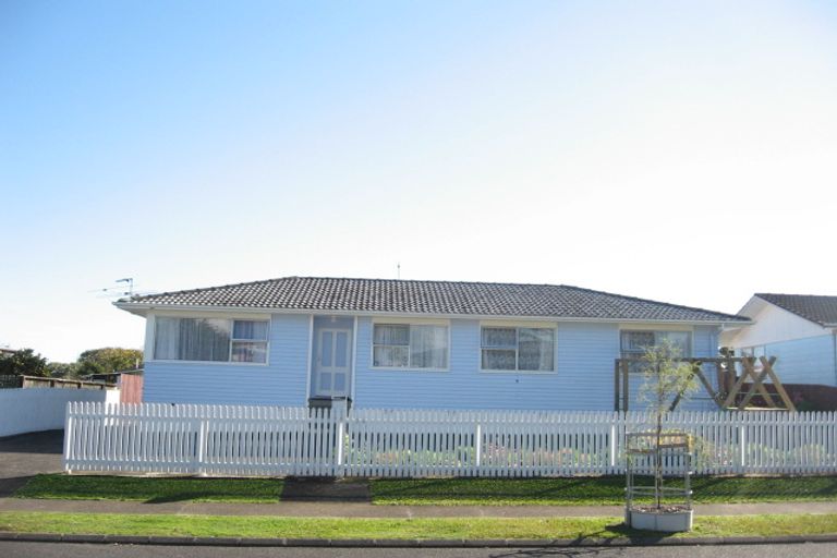 Photo of property in 24 Heybridge Street, Manurewa, Auckland, 2102