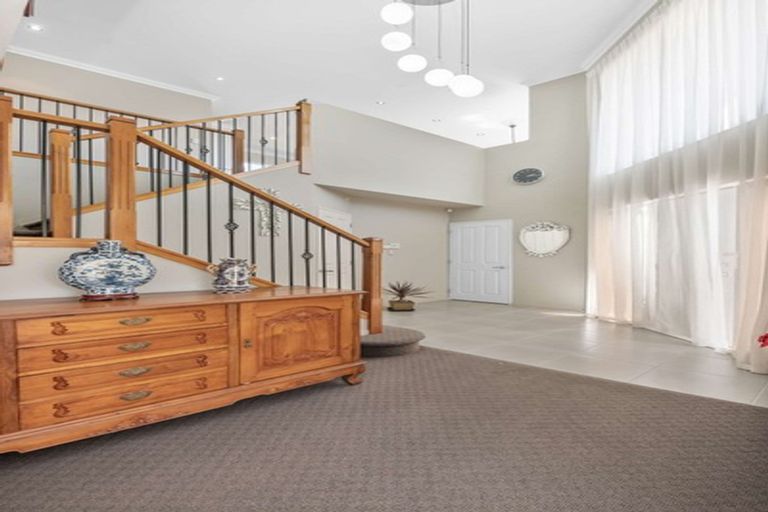 Photo of property in 9 Jomard Terrace, Northcross, Auckland, 0632