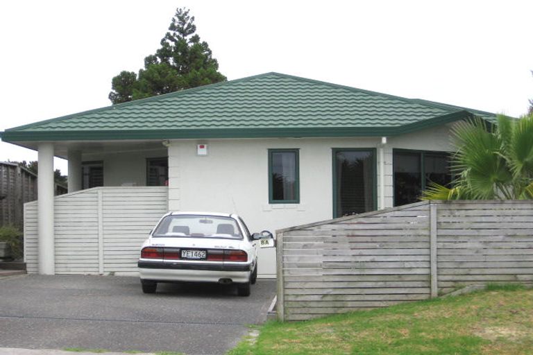 Photo of property in 8 Stanley Road, Glenfield, Auckland, 0629