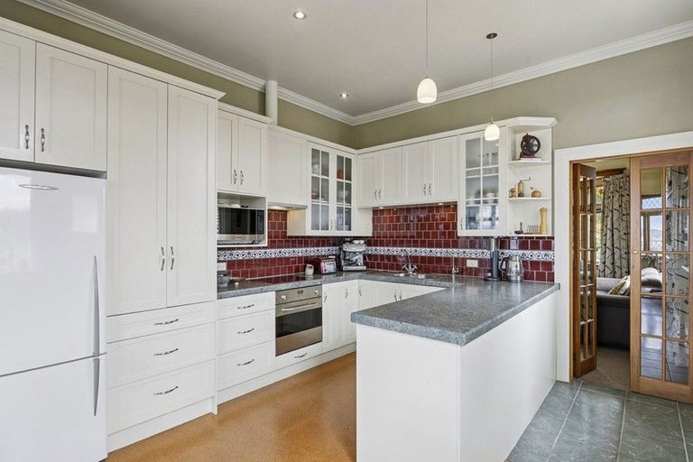Photo of property in 57 Easther Crescent, Kew, Dunedin, 9012