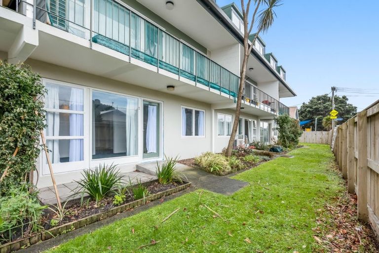 Photo of property in 2/21 Britannia Street, Petone, Lower Hutt, 5012