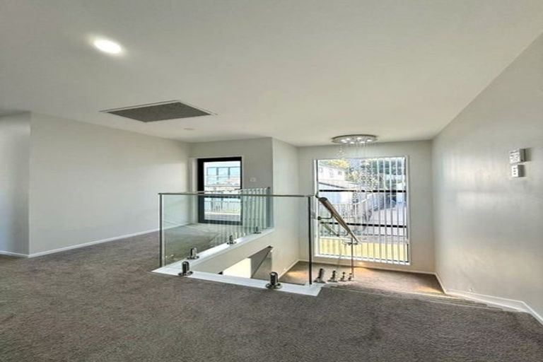 Photo of property in 4 Tawapou Close, Massey, Auckland, 0614
