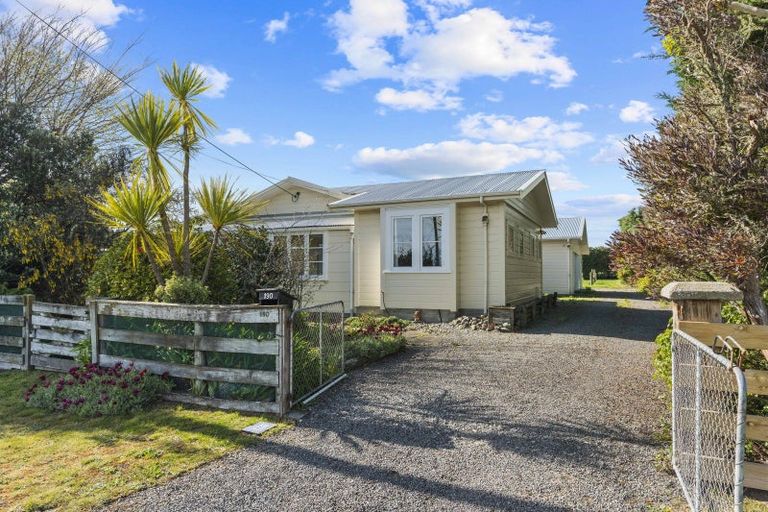 Photo of property in 190 Regent Street, Martinborough, 5711