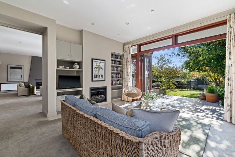 Photo of property in 1a Gillean Street, Havelock North, 4130