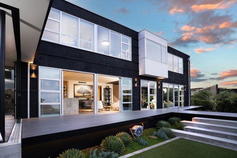 Photo of property in 105 Glenstrae Road, Redcliffs, Christchurch, 8081