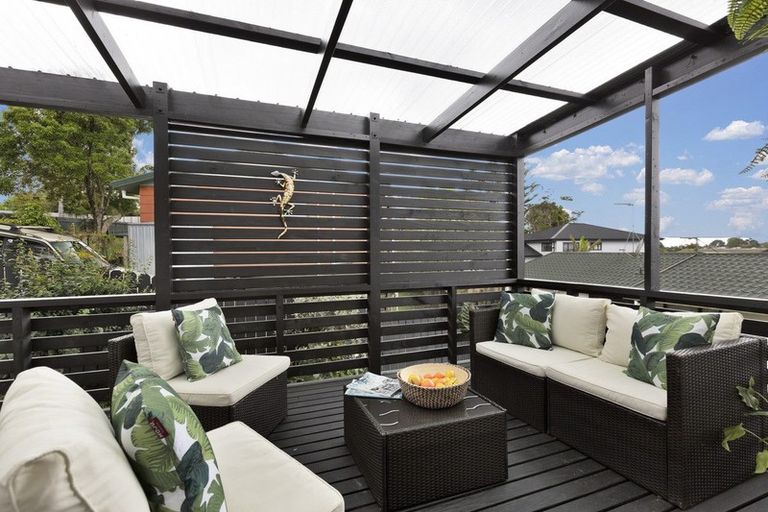 Photo of property in 1/235 Glengarry Road, Glen Eden, Auckland, 0602