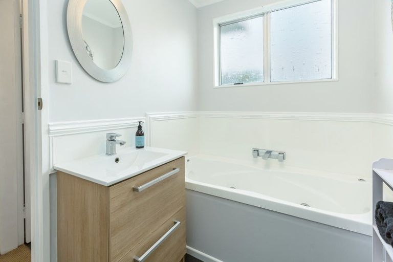 Photo of property in 14 Harvard Grove, Totara Park, Upper Hutt, 5018