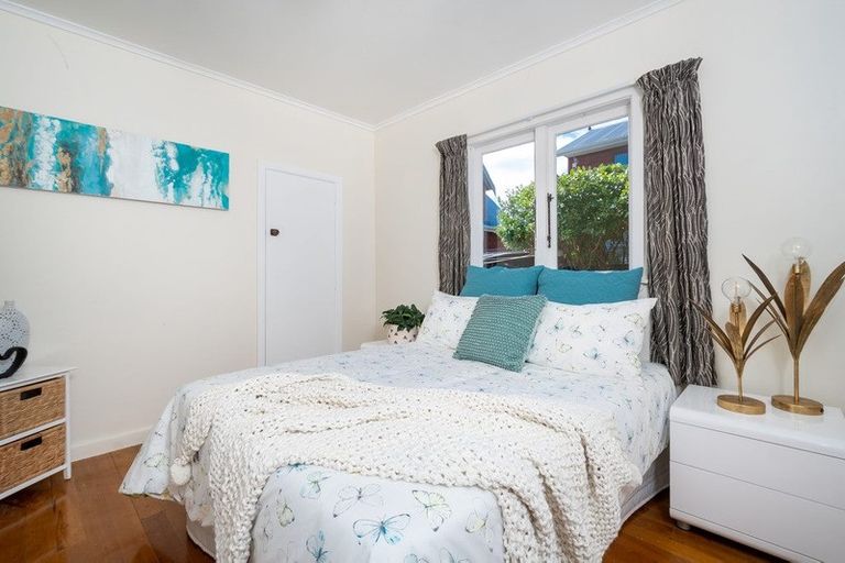 Photo of property in 82 Rosier Road, Glen Eden, Auckland, 0602