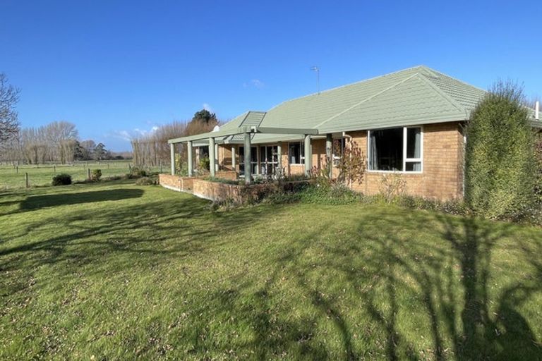 Photo of property in 77 Johnstone Street, Tinwald, Ashburton, 7774