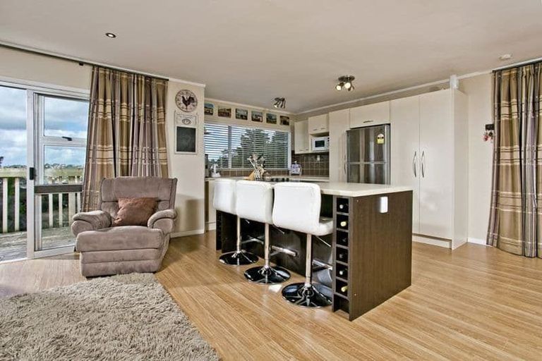 Photo of property in 130 Manuka Road, Bayview, Auckland, 0629