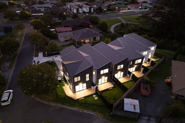 Photo of property in 8e Nedlands Place, Burswood, Auckland, 2013