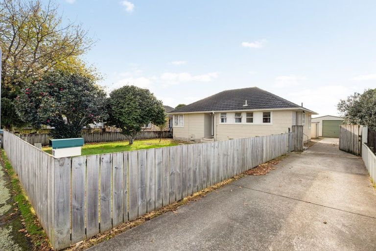 Photo of property in 37 Montgomery Crescent, Bader, Hamilton, 3206