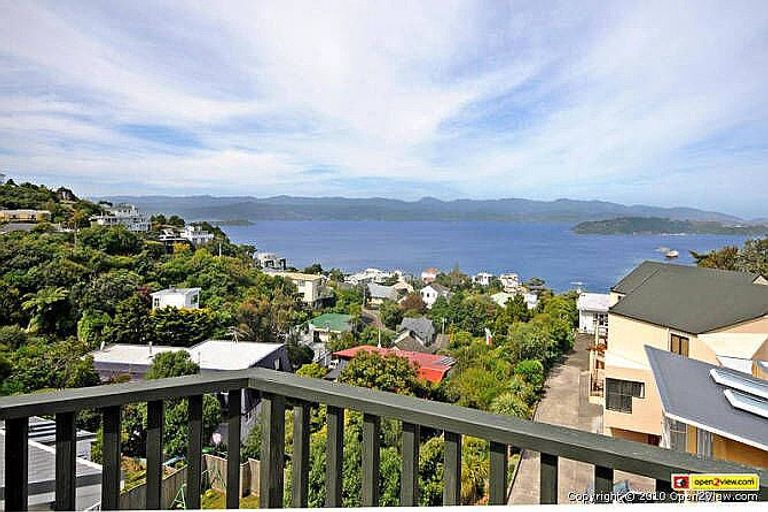 Photo of property in 19 Waru Street, Khandallah, Wellington, 6035