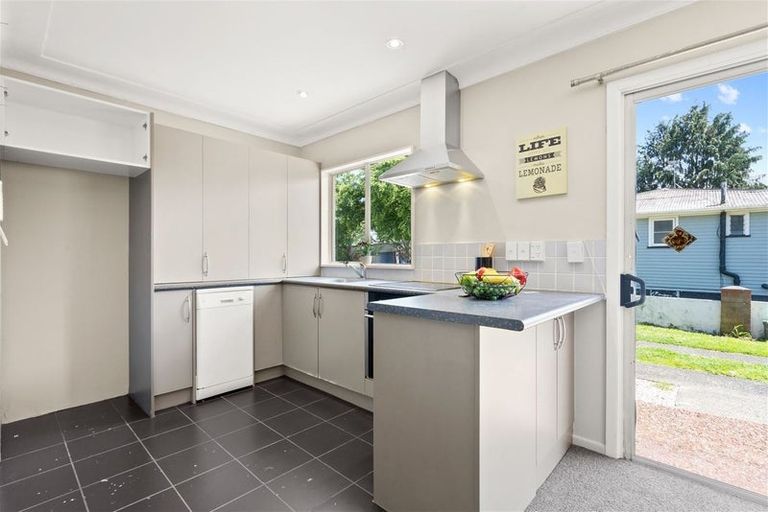 Photo of property in 2/30 Takanini Road, Takanini, 2112