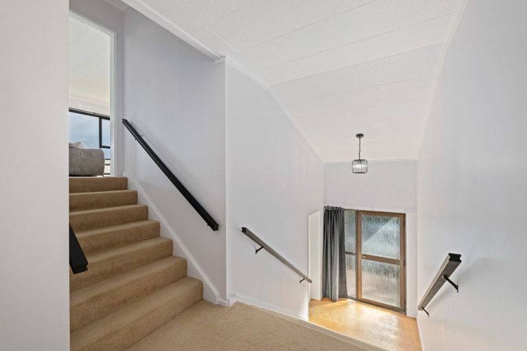 Photo of property in 6 Moana View Road, Waikawa, Picton, 7220