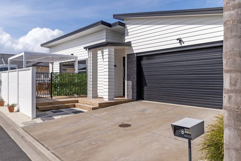 Photo of property in 8 Selliera Place, Papamoa Beach, Papamoa, 3118