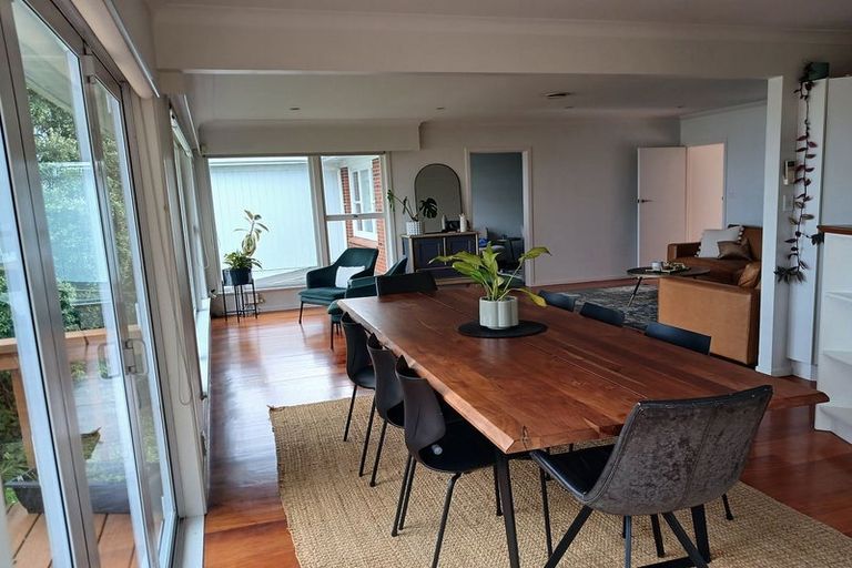 Photo of property in 819 Beach Road, Browns Bay, Auckland, 0630