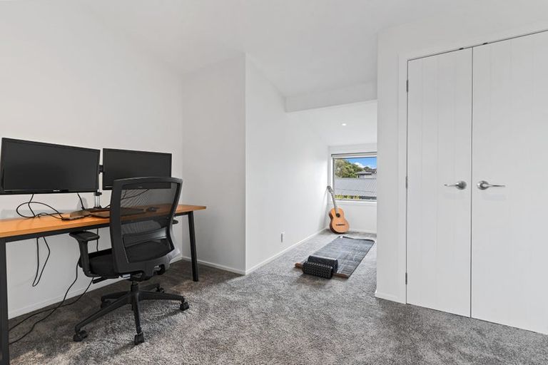 Photo of property in 18 Ridge Road, Waiake, Auckland, 0630