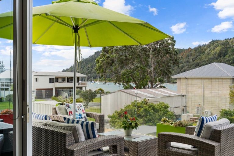 Photo of property in 202 Bond Street, Whangamata, 3620