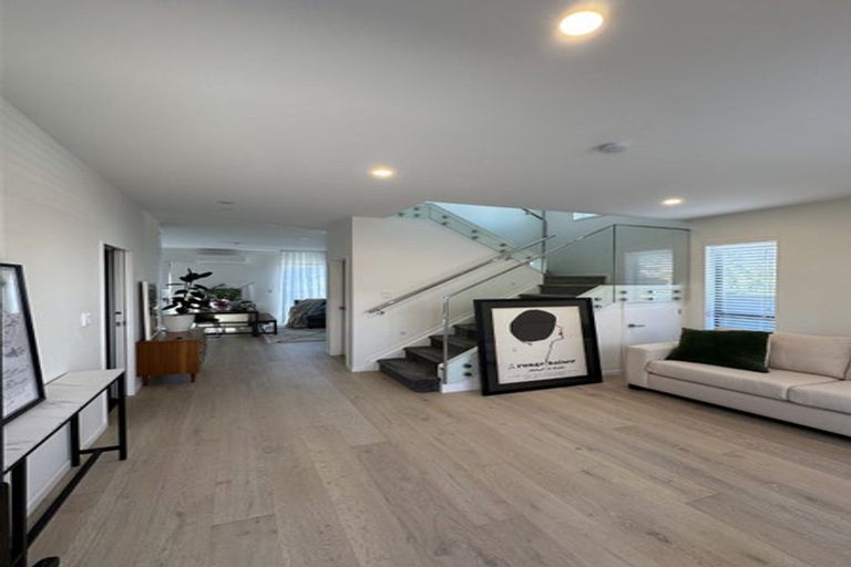 Photo of property in 48a Portadown Avenue, Pakuranga Heights, Auckland, 2010