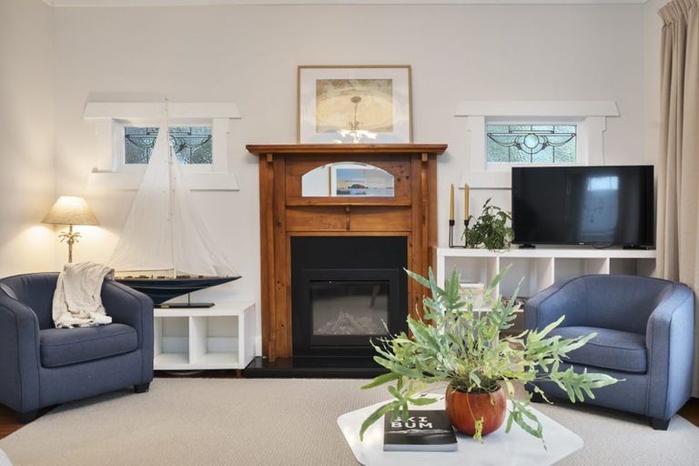 Photo of property in 13 Elcoat Avenue, Henderson, Auckland, 0612