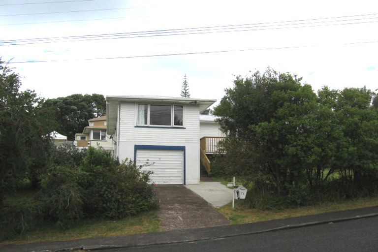 Photo of property in 72 Selwyn Crescent, Forrest Hill, Auckland, 0620