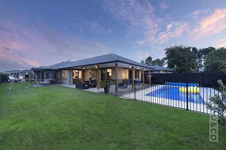 Photo of property in 42 Pohutukawa Parade, Riverhead, 0820