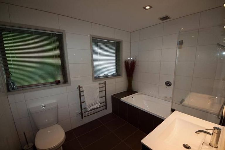 Photo of property in 3 Caesars Place, Churton Park, Wellington, 6037