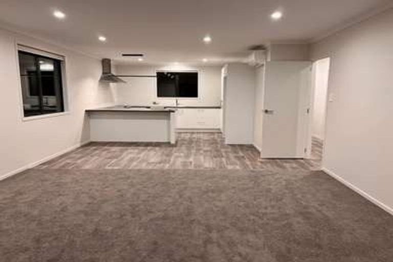 Photo of property in 16 Wrybill Way, Welcome Bay, Tauranga, 3112