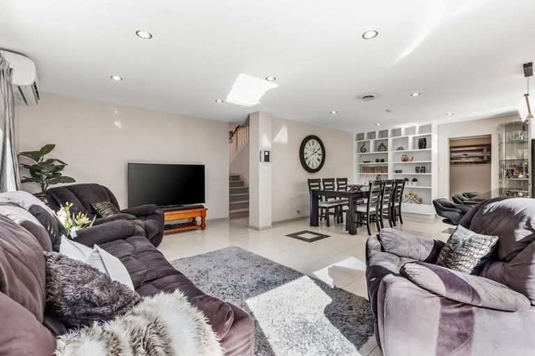 Photo of property in 20 Kunzea Place, Greenhithe, Auckland, 0632