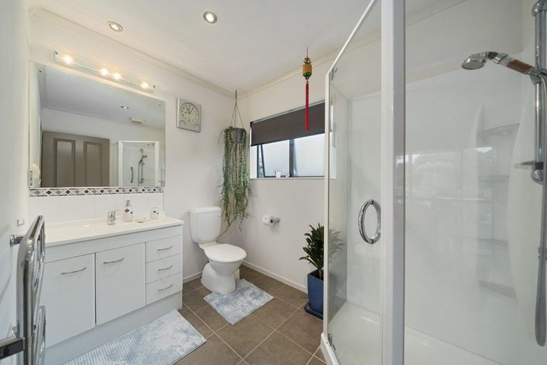 Photo of property in 5 Lambert Way, Paraparaumu, 5032