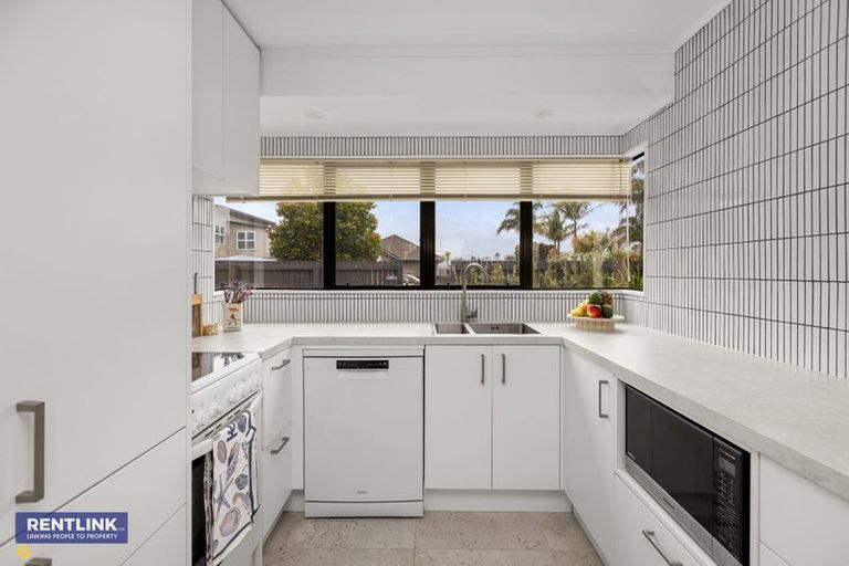 Photo of property in 42 Russley Drive, Mount Maunganui, 3116
