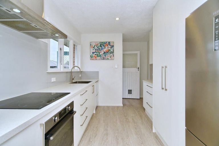 Photo of property in 2/21 Dunedin Street, Redwood, Christchurch, 8051