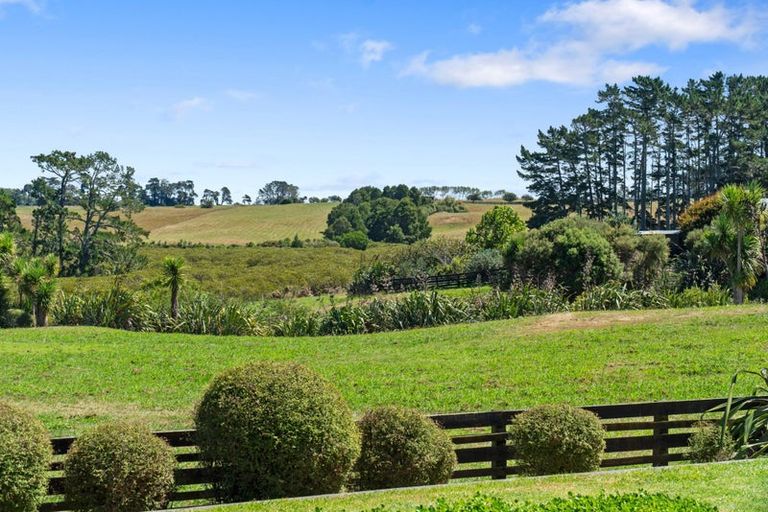Photo of property in 28 Capriole Crescent, Kingseat, Papakura, 2580