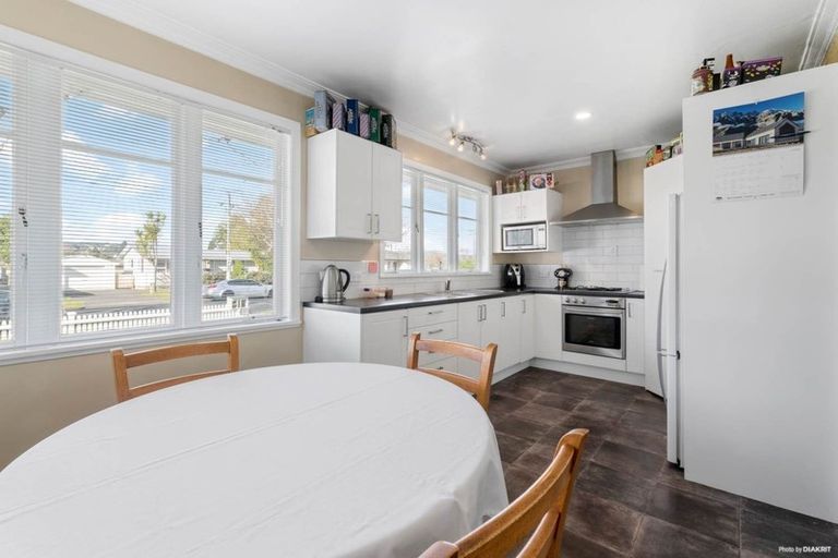 Photo of property in 37 Laurie Avenue, Papakura, 2110