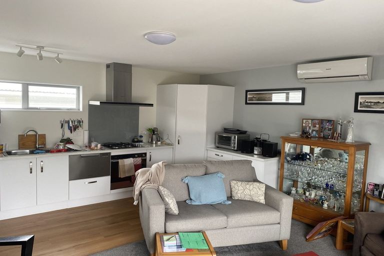 Photo of property in 8 Hadfield Place, Paraparaumu Beach, Paraparaumu, 5032