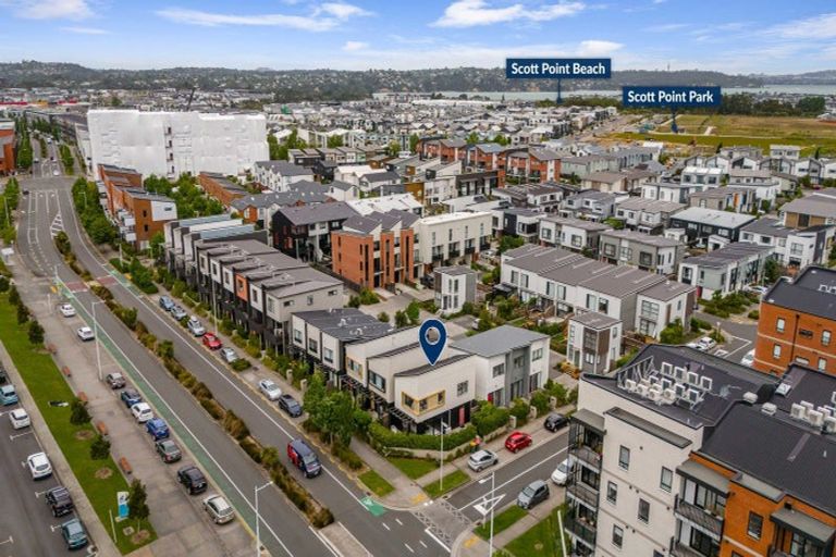 Photo of property in 2 Sidney Wallingford Way, Hobsonville, Auckland, 0616