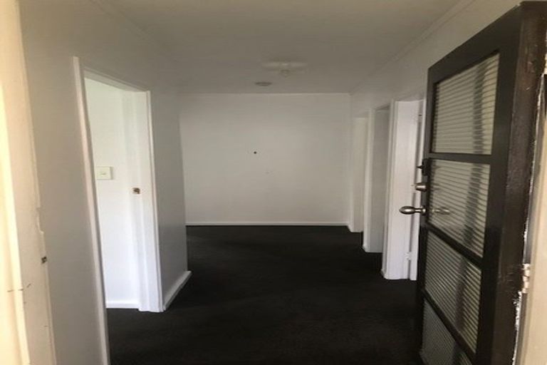 Photo of property in 9 Kotuku Street, Te Atatu Peninsula, Auckland, 0610