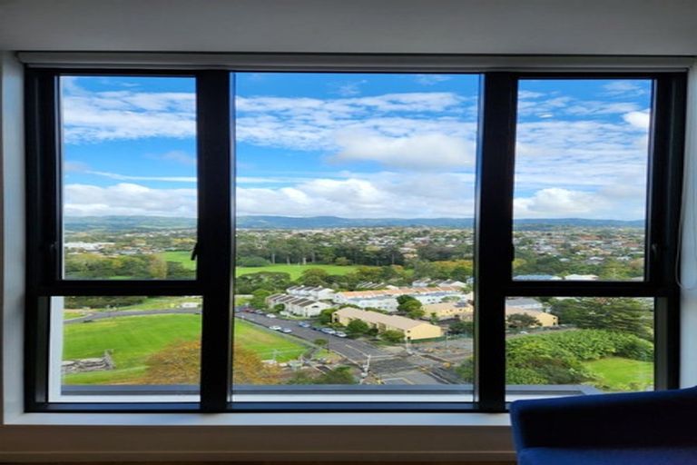 Photo of property in 1 Buscomb Avenue, Henderson, Auckland, 0610