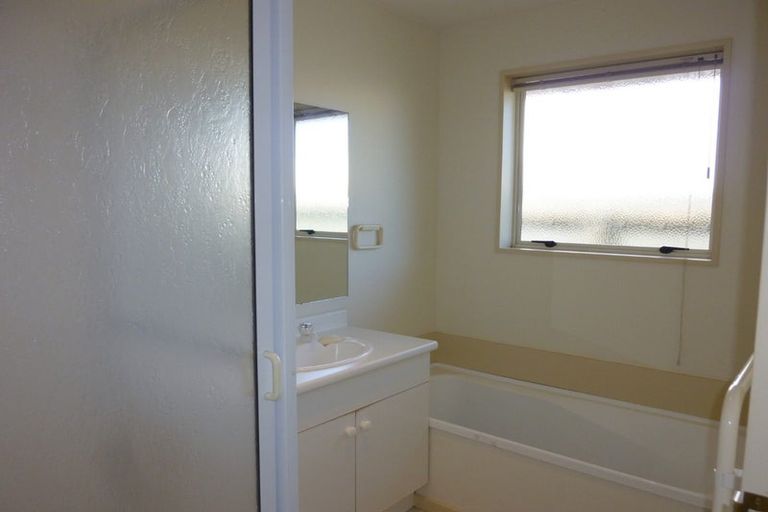 Photo of property in 5/30 Newnham Terrace, Upper Riccarton, Christchurch, 8041