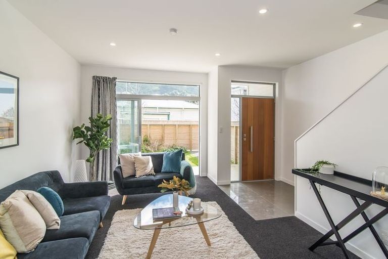 Photo of property in 10/59 The Parade, Island Bay, Wellington, 6023