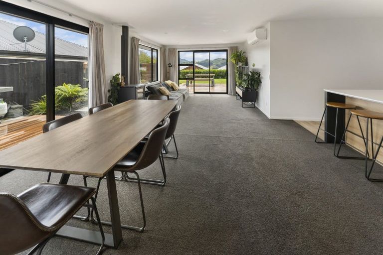 Photo of property in 11 Huntaway Close, Stoke, Nelson, 7011