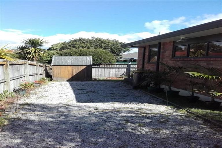 Photo of property in 117 Lakeside Drive, Orewa, 0931