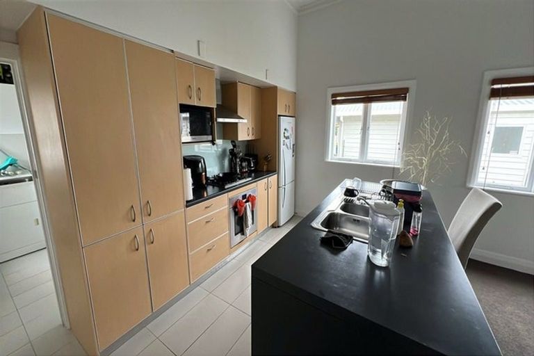 Photo of property in 18 Corrella Road, Belmont, Auckland, 0622